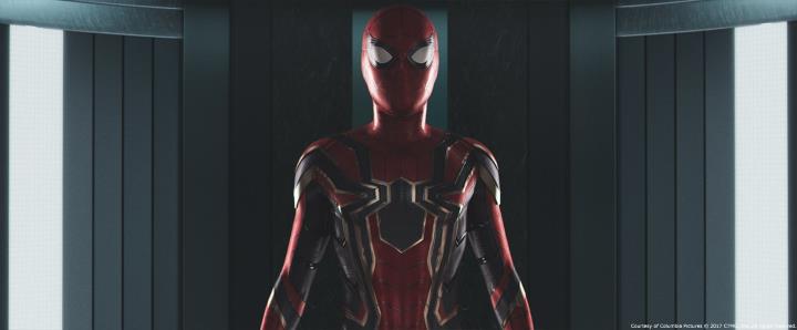 marvel-la-evolucion-del-traje-de-spider-man-en-el-cine-14-spider-man-homecoming-iron